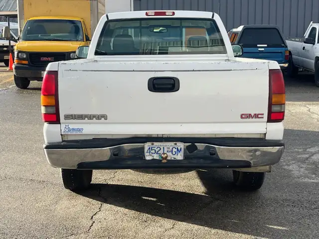 2003 GMC Sierra Regular Cab - Photo 4
