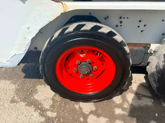 BOBCAT S100 SKID STEER LOADER-KUBOTA, CATERPILAR ETC - Photo 7