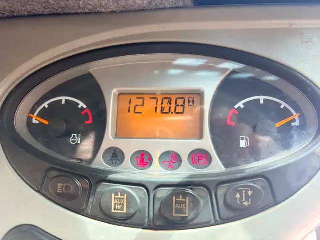 BOBCAT S100 SKID STEER LOADER-KUBOTA, CATERPILAR ETC - Photo 9