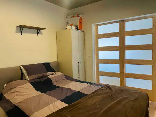 3 1/2 neufs, tout meublés, balcon, terrasse, stationnement int. - Photo 6