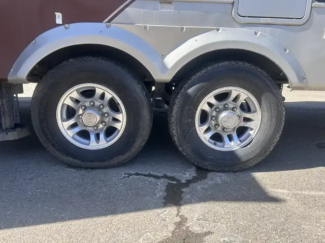 2014 KEYSTONE ALPINE 3495FL, FRONT LIVINGROOM, SPACIOUS - Photo 19