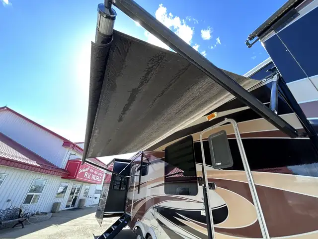 2014 KEYSTONE ALPINE 3495FL, FRONT LIVINGROOM, SPACIOUS - Photo 39