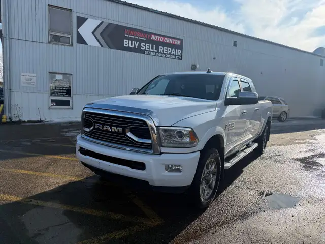 2018 Ram 3500 LIMITED LONGHORN MEGACAB ONE OWNER NO ACCIDENTS