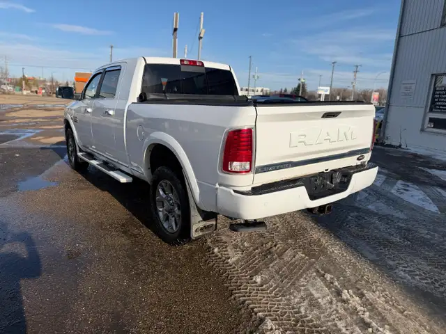 2018 Ram 3500 LIMITED LONGHORN MEGACAB ONE OWNER NO ACCIDENTS - Photo 3