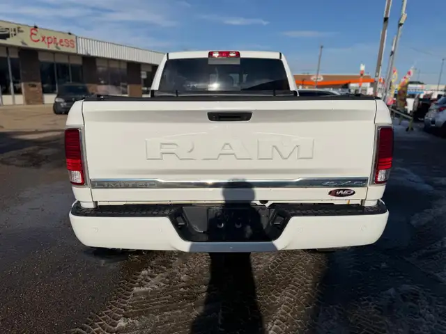 2018 Ram 3500 LIMITED LONGHORN MEGACAB ONE OWNER NO ACCIDENTS - Photo 4
