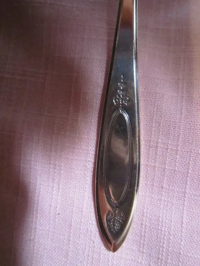 #1-1F  ADAMS silverware set for 12