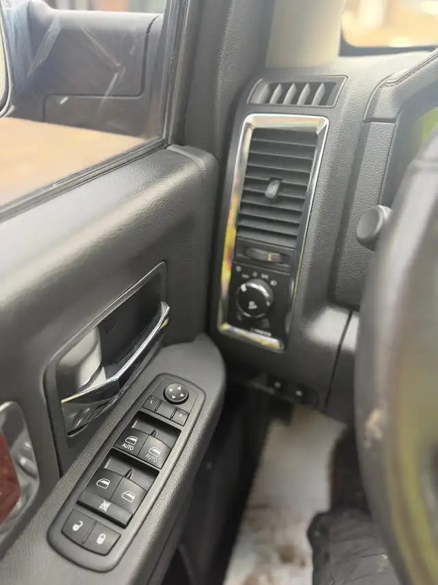 2012 Ram 3500 MEGA CAB 4X4 - Photo 16