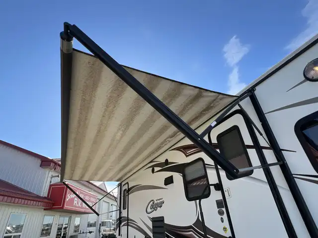 2014 KEYSTONE COUGAR 28RBS BUNKS, SPACIOUS, BUNK MODEL - Photo 7