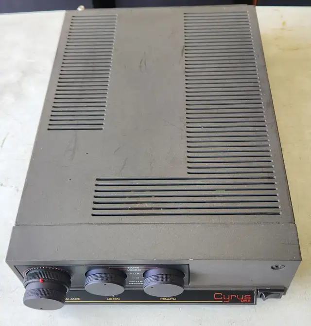 CYRUS ONE INTEGRATED AMPLIFIER - Photo 2
