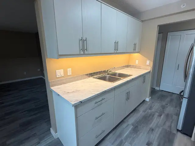 Renovated 2 Bedroom Apartment in Kimberley - Photo 4