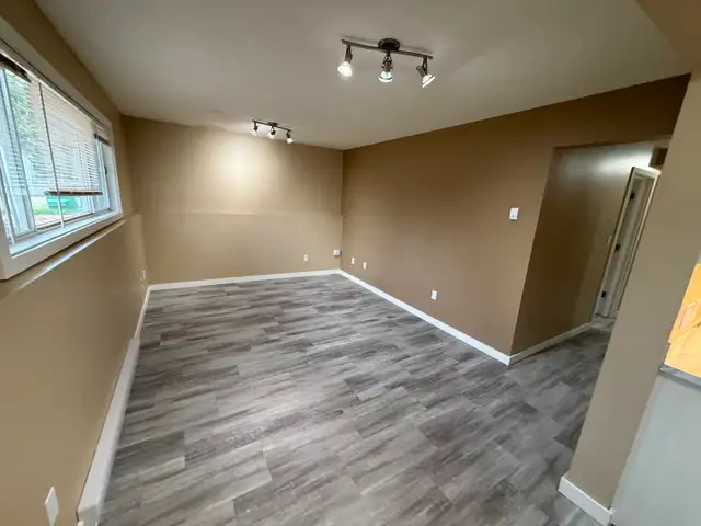 Renovated 2 Bedroom Apartment in Kimberley - Photo 9