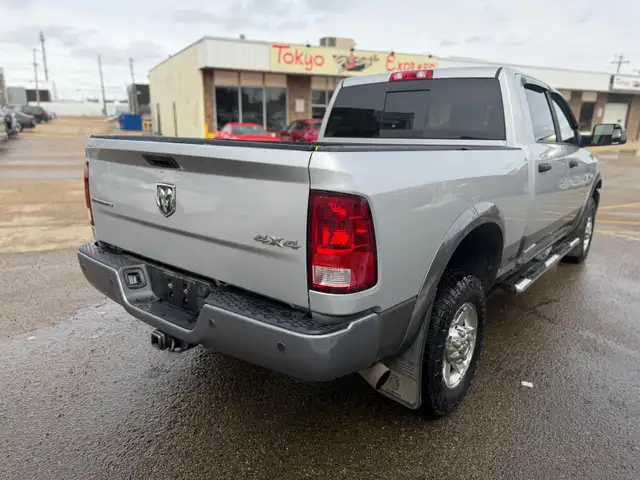 2013 Ram 2500 SLT OUTDOORSMAN ONE OWNER NO ACCIDERNTS CREW 4X4 - Photo 6