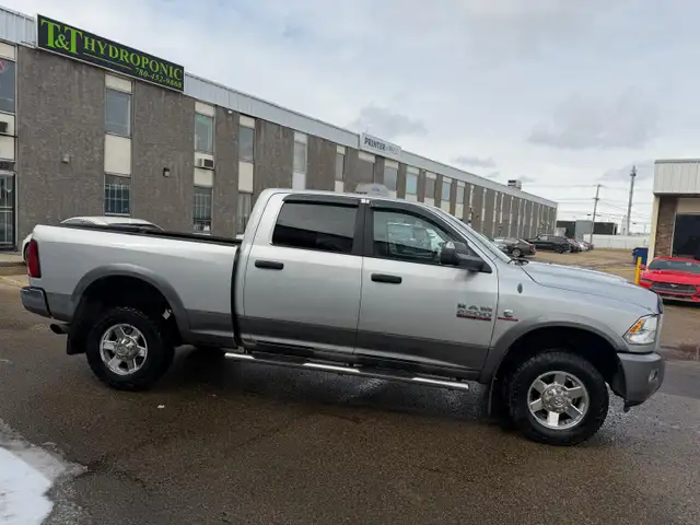 2013 Ram 2500 SLT OUTDOORSMAN ONE OWNER NO ACCIDERNTS CREW 4X4 - Photo 7
