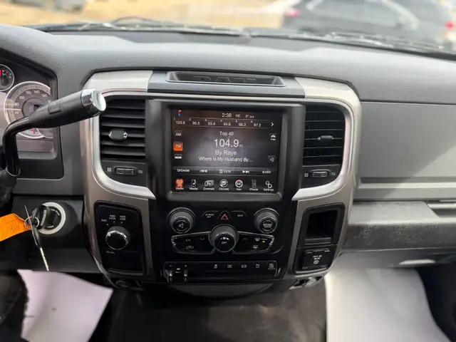 2013 Ram 2500 SLT OUTDOORSMAN ONE OWNER NO ACCIDERNTS CREW 4X4 - Photo 18