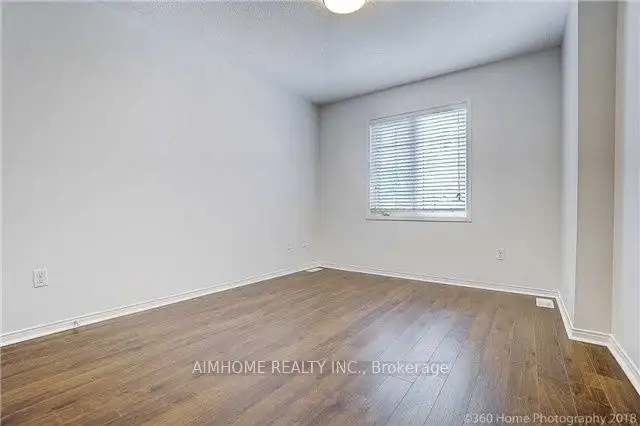 Detached house for rent starting June 1st -Brampton - Photo 8