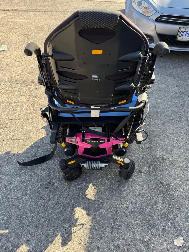Quantum Edge 2.0 Powered Wheel Chair - Photo 2