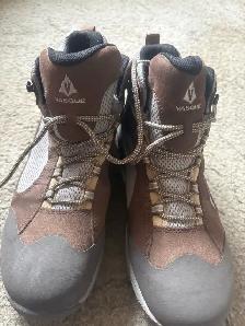 basque hiking boots