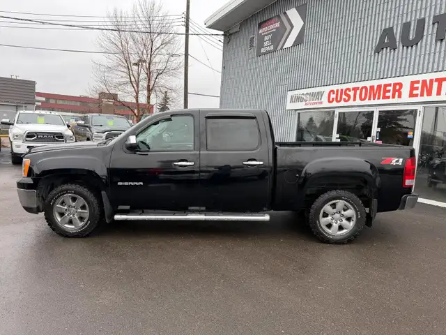 2013 GMC Sierra 1500 SLT / Z71 PKG LEATHER LOADED / CREWCAB 4X4 - Photo 2