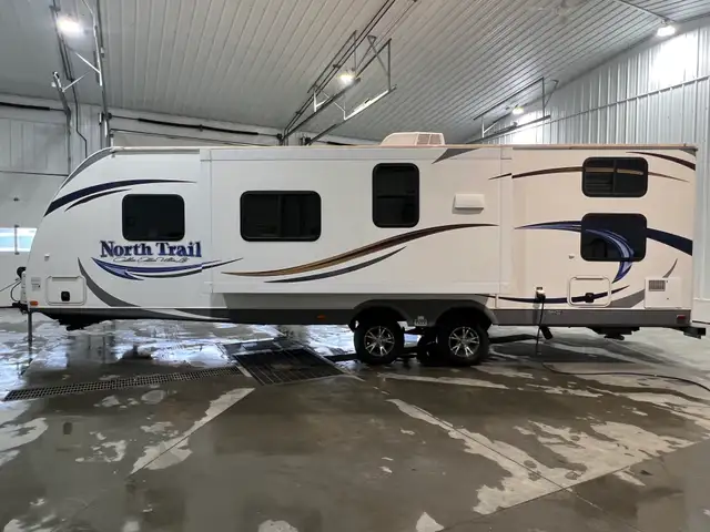 2014 Heartland Northtrail 28BRS, DOUBLE OVER DOUBLE BUNKS. - Photo 4