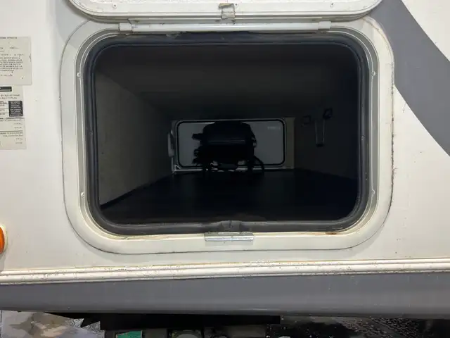 2014 Heartland Northtrail 28BRS, DOUBLE OVER DOUBLE BUNKS. - Photo 14