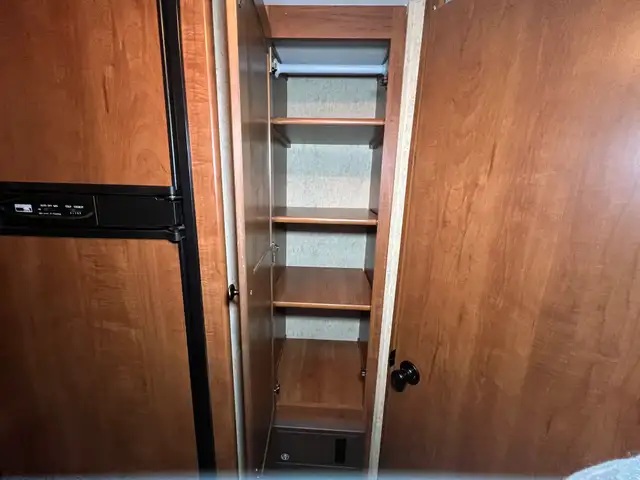 2014 Heartland Northtrail 28BRS, DOUBLE OVER DOUBLE BUNKS. - Photo 20