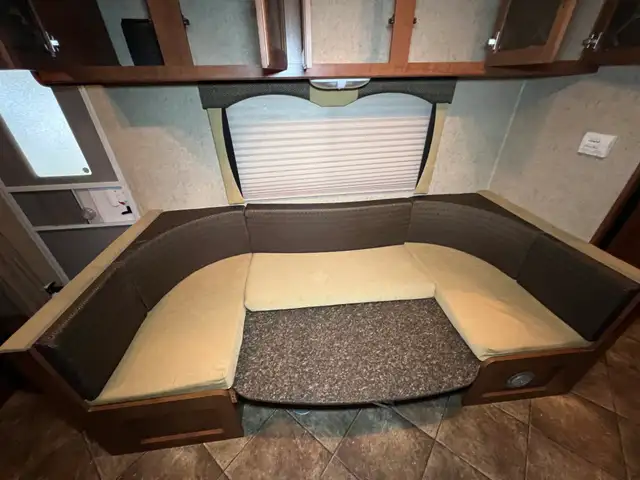 2014 Heartland Northtrail 28BRS, DOUBLE OVER DOUBLE BUNKS. - Photo 31