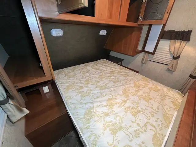 2014 Heartland Northtrail 28BRS, DOUBLE OVER DOUBLE BUNKS. - Photo 32