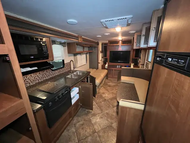 2014 Heartland Northtrail 28BRS, DOUBLE OVER DOUBLE BUNKS. - Photo 38