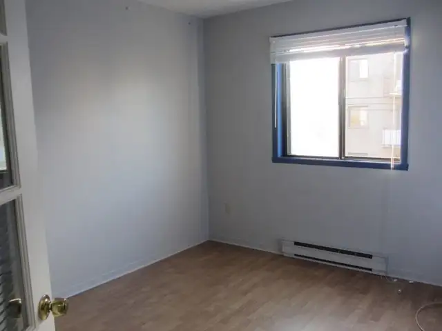 Rivière de Prairie (Montréal), 4 1/2 1000$, libre mai 2026 - Photo 2