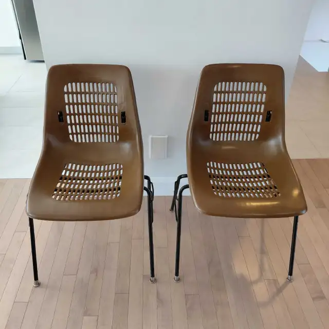 2 chaises vintage Expo 67