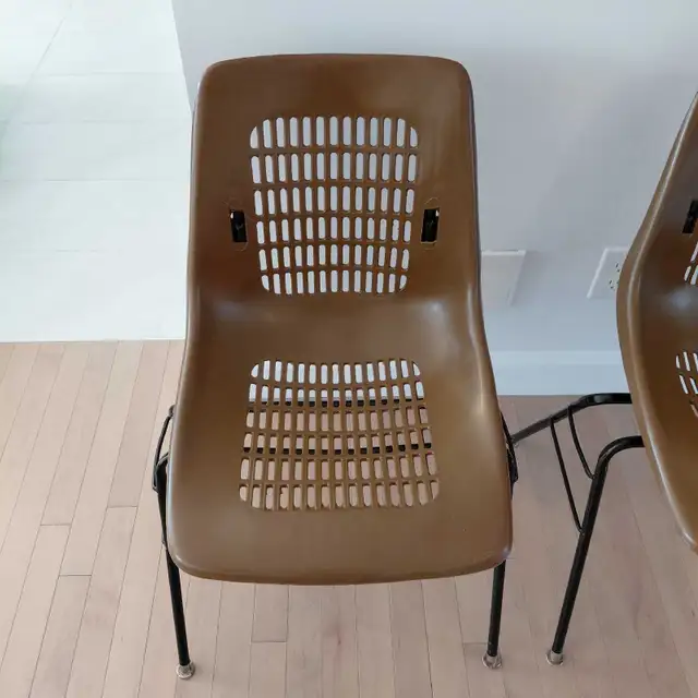 2 chaises vintage Expo 67 - Photo 2