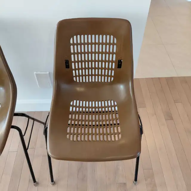 2 chaises vintage Expo 67 - Photo 3