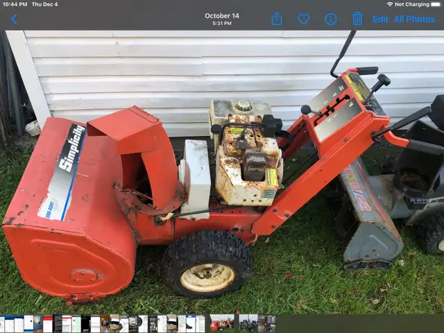 Simplicity snowblower 8hp tecumseh, 24"cut - Photo 2