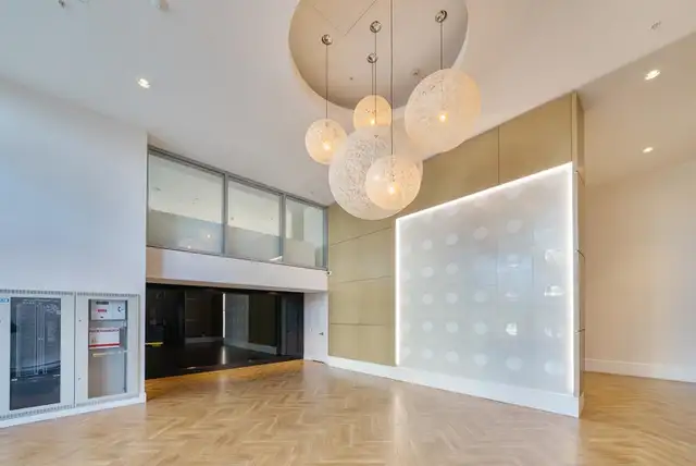 Semi-Furnished 1 bedroom and 1 bath near king george skytrain - Photo 3