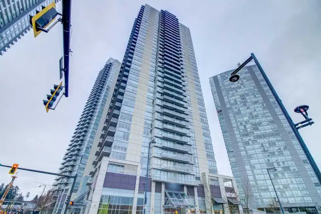 Semi-Furnished 1 bedroom and 1 bath near king george skytrain - Photo 12