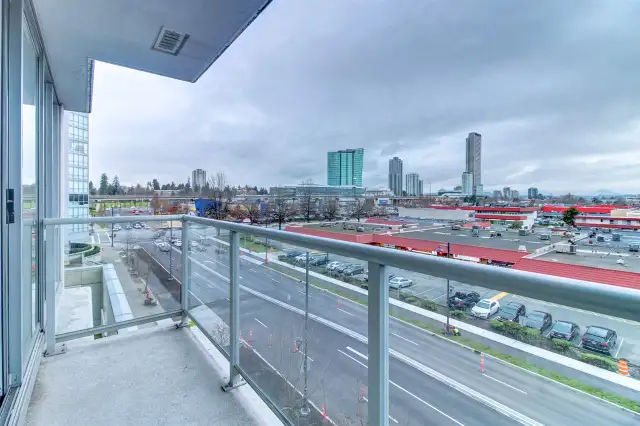 Semi-Furnished 1 bedroom and 1 bath near king george skytrain - Photo 17