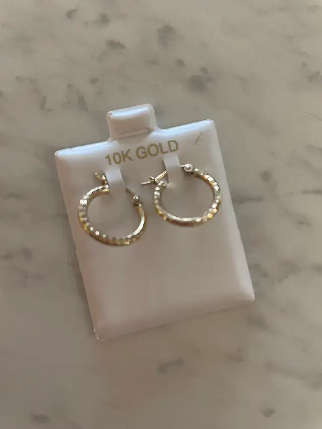 10 kt Gold Hoops