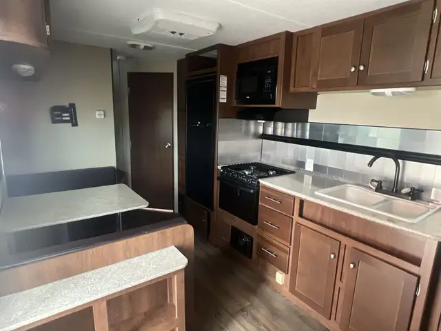 2015 Dutchmen Aspen Trail 1700DB, COMPACT, NO SLIDE - Photo 5