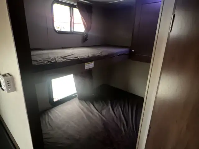 2015 Dutchmen Aspen Trail 1700DB, COMPACT, NO SLIDE - Photo 26