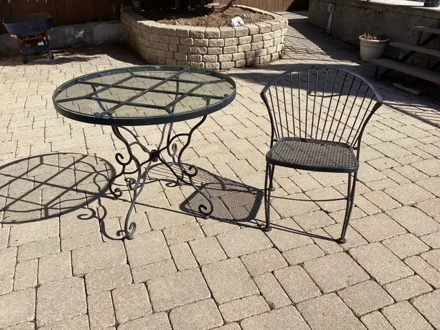 patio table and 9 chairs - Photo 4