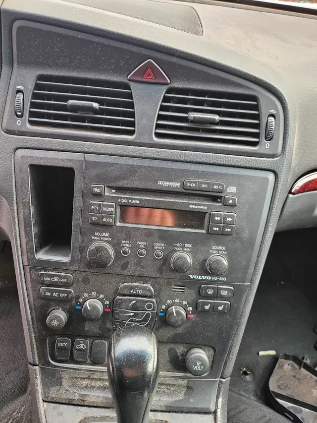 Volvo XC70 2004 - For parts ONLY - 1000$ - TEL QUEL - Photo 8