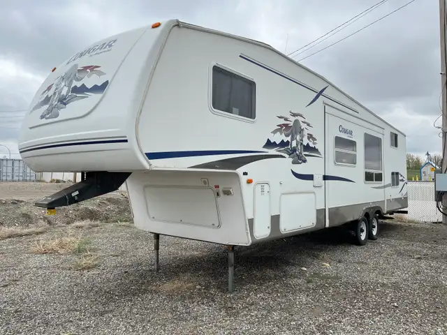 2005 Keystone Cougar - Photo 2