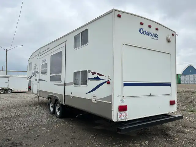 2005 Keystone Cougar - Photo 3