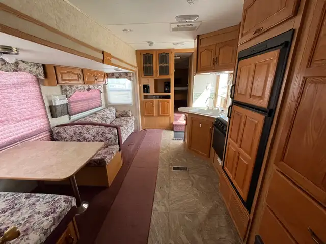 2005 Keystone Cougar - Photo 5