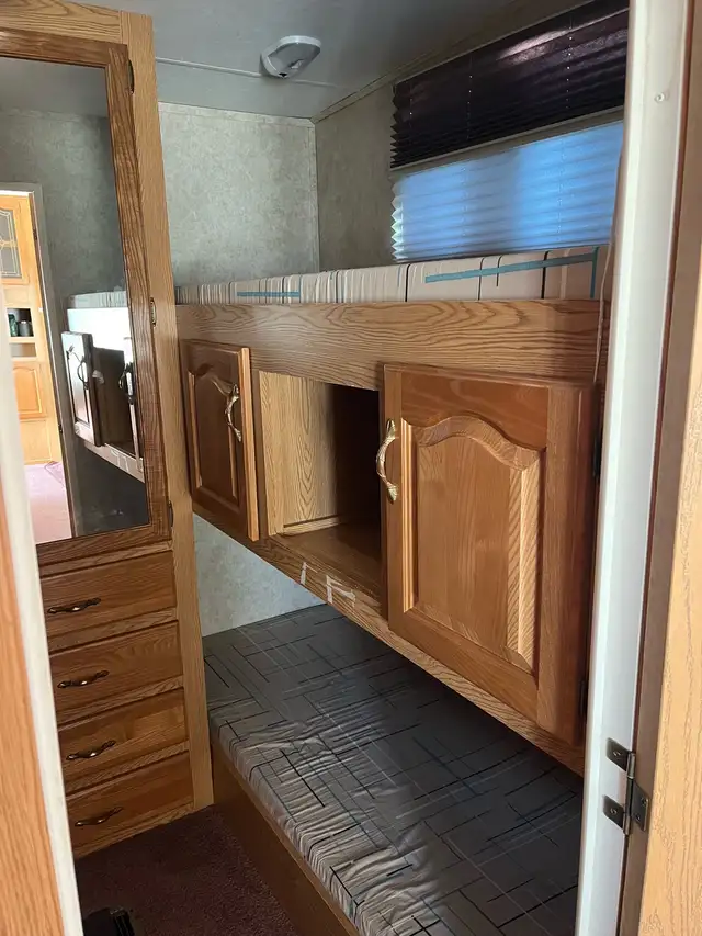 2005 Keystone Cougar - Photo 8