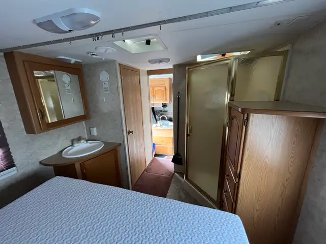 2005 Keystone Cougar - Photo 9