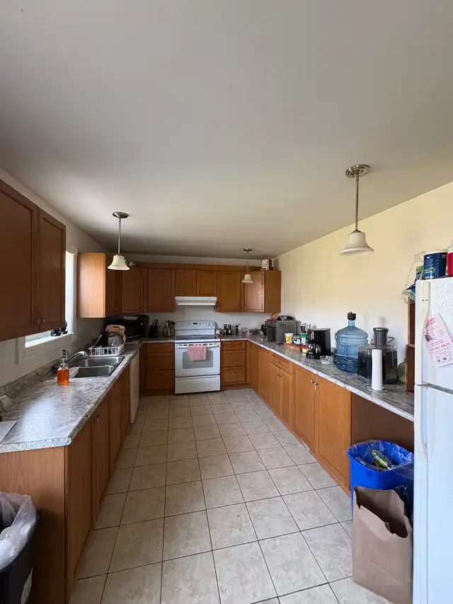 Room for Rent - Photo 2