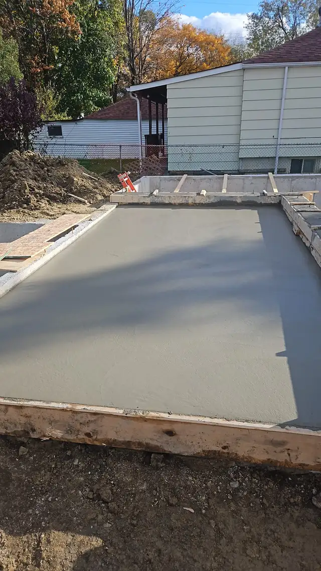 Patio & concrete & landscape - Photo 8