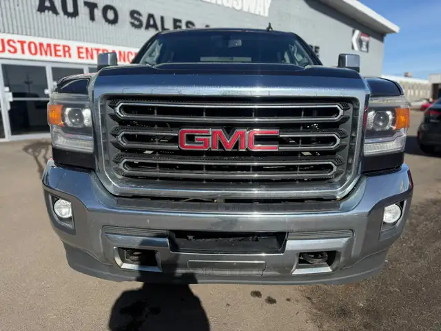 2015 GMC Sierra 3500HD SLT Z71 PKG DIESEL / CREWCAB 4X4 - Photo 9