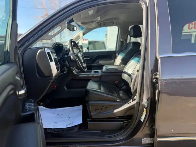 2015 GMC Sierra 3500HD SLT Z71 PKG DIESEL / CREWCAB 4X4 - Photo 11